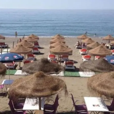 Precioso Bajo Recien Reformado Primera Linea Playa Estepona