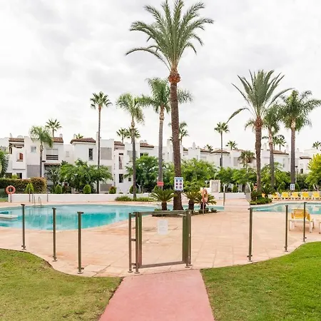 Precioso Bajo Recien Reformado Primera Linea Playa Estepona