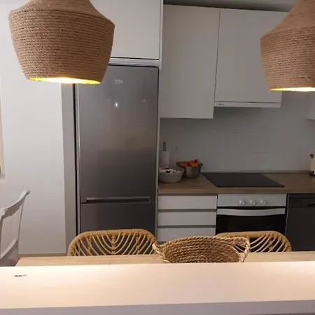Precioso Bajo Recien Reformado Primera Linea Playa Apartment